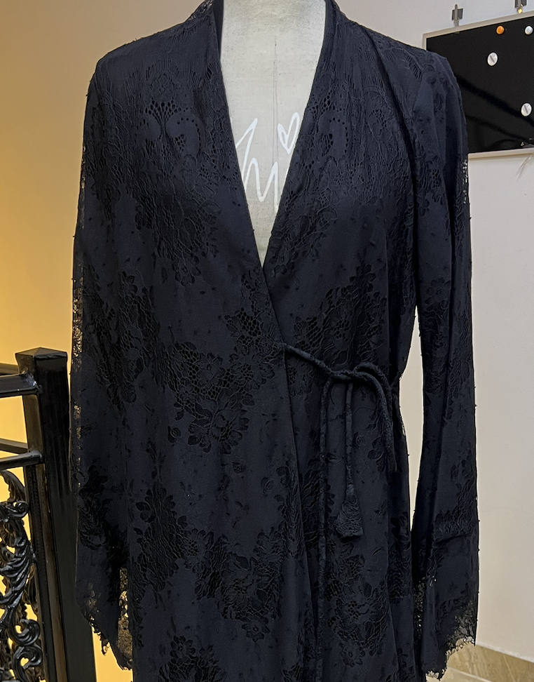 BLACK LACE ABAYA 